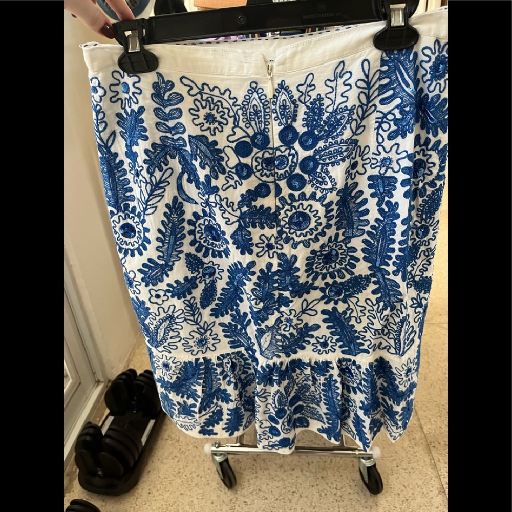 EMBROIDERED SKIRT